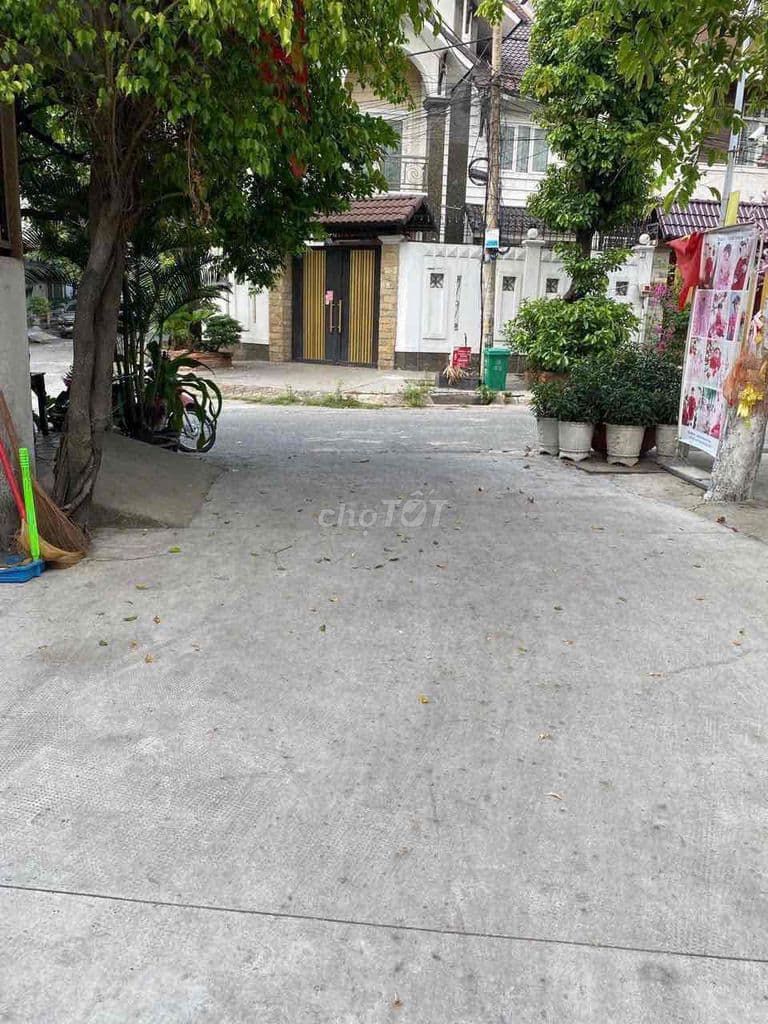 Bán nhà ngay khu biệt thự Thới An, Q12, 2 tầng, 2PN, hẻm xe hơi,2ty190