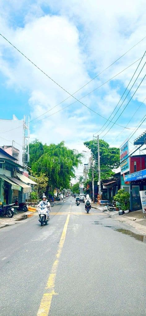 SIÊU HIẾM NGAY LÊ VĂN QUỚI - NHÀ 40M2 - HXH - CHỈ NHỈNH 3 TỶ NHỎ XÍU