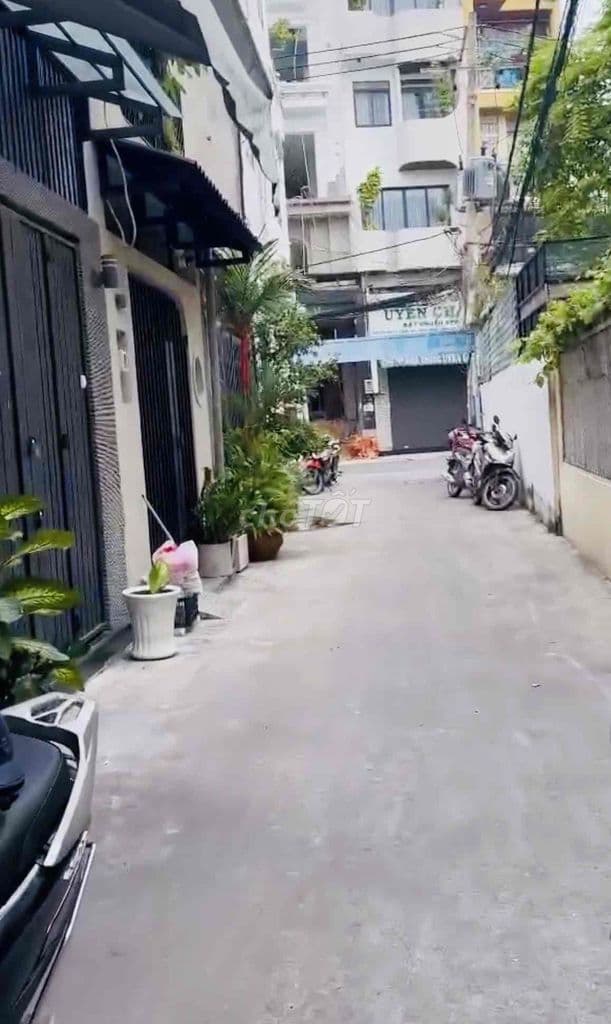 2 MẶT HẺM - GẦN THCS NGUYỄN DU - 3.88 TỶ Hẻm xe hơi