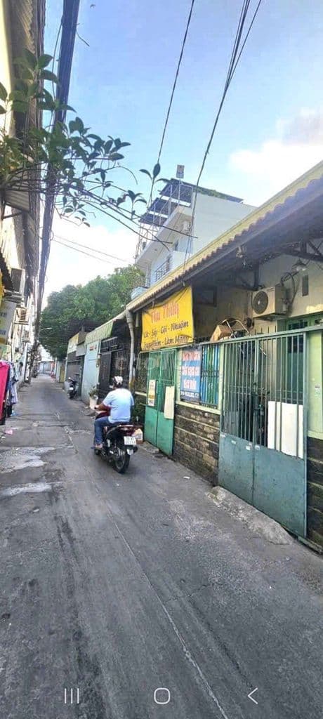 6 tỷ nhà 12.5×12m hẻm xe tải 2.5 tấn khu tên lửa