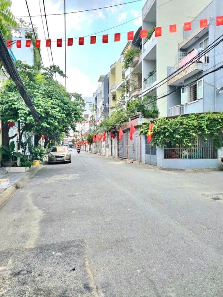 CHỈ 9 TỶ NHÀ 2 MẶT H 10M HOÀNG HOA THÁM, TB, RA T3 ĐI BỘ RA T3 SÂN BAY - Ảnh 2