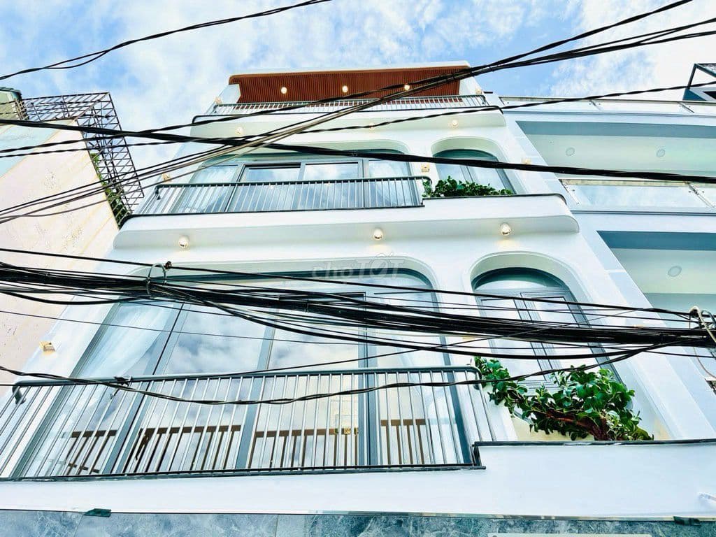 Hơn 6 tỷ-Nhà Gò Vấp-PVT- Đường lớn,Ngang 5m, xây 5 tầng,nội thất 5 sao - Ảnh 2