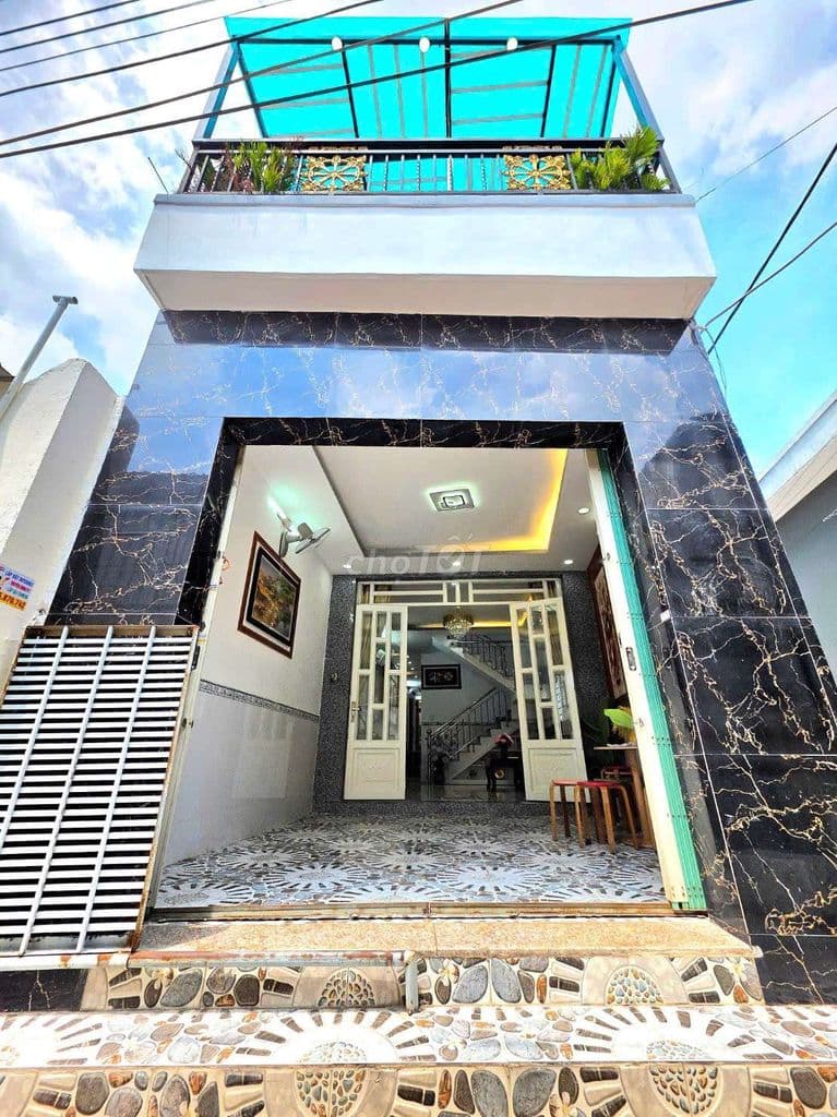 nhà bán 100 mét vuông gần chợ với trường học