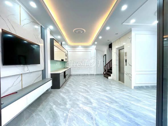 Nhà Phố Hoa Lư, Hai Bà Trưng, mới 5 tầng, thang máy, ô tô qua cửa - Ảnh 2