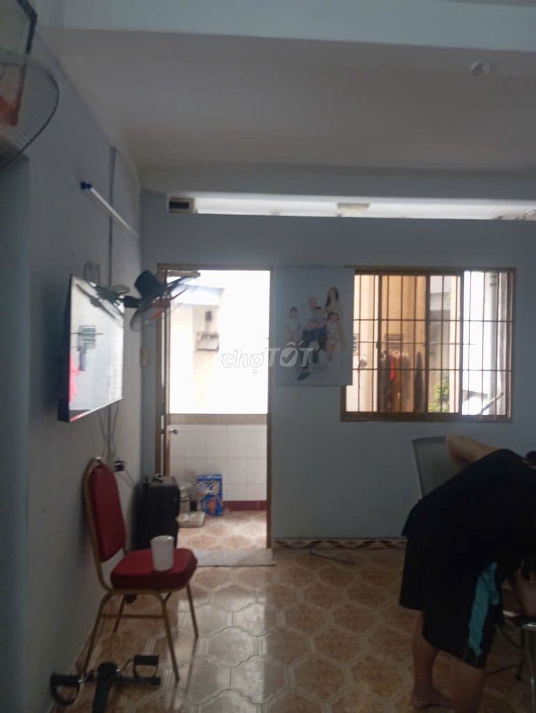 BÁN NHÀ C/CƯ HÙNG VƯƠNG LÔ C, L1, MT MẠC THIÊN TÍCH, P11, Q5 2,3 TỶ - Ảnh 2