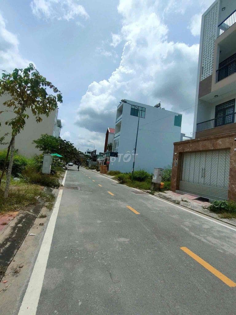 Đất shr ngay khu tái định cư số 2 trên mặt tiền đường ql50
