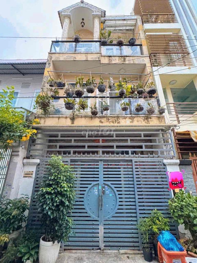 Nhà chính chủ ngay ngã tư bốn xã,chỉ 6 đồng