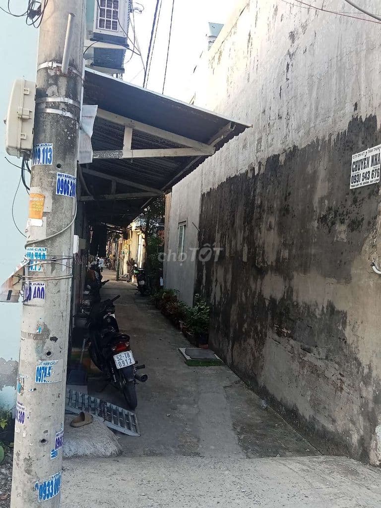 Nhà 3,3x5m hẻm thông trước nhà 2,8 ra 9m là hẻm xe tải - Ảnh 3