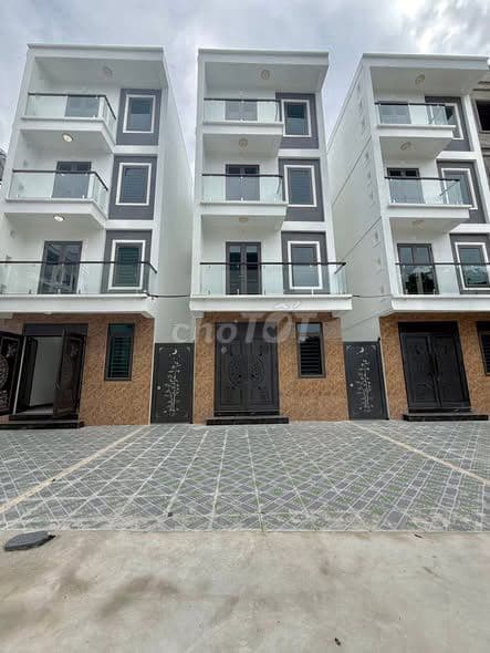 Nhà 4 tầng Hà Nội, DT 105m2, Ô tô đỗ cửa, Giá SỐC 5.4 Tỷ - Ảnh 2
