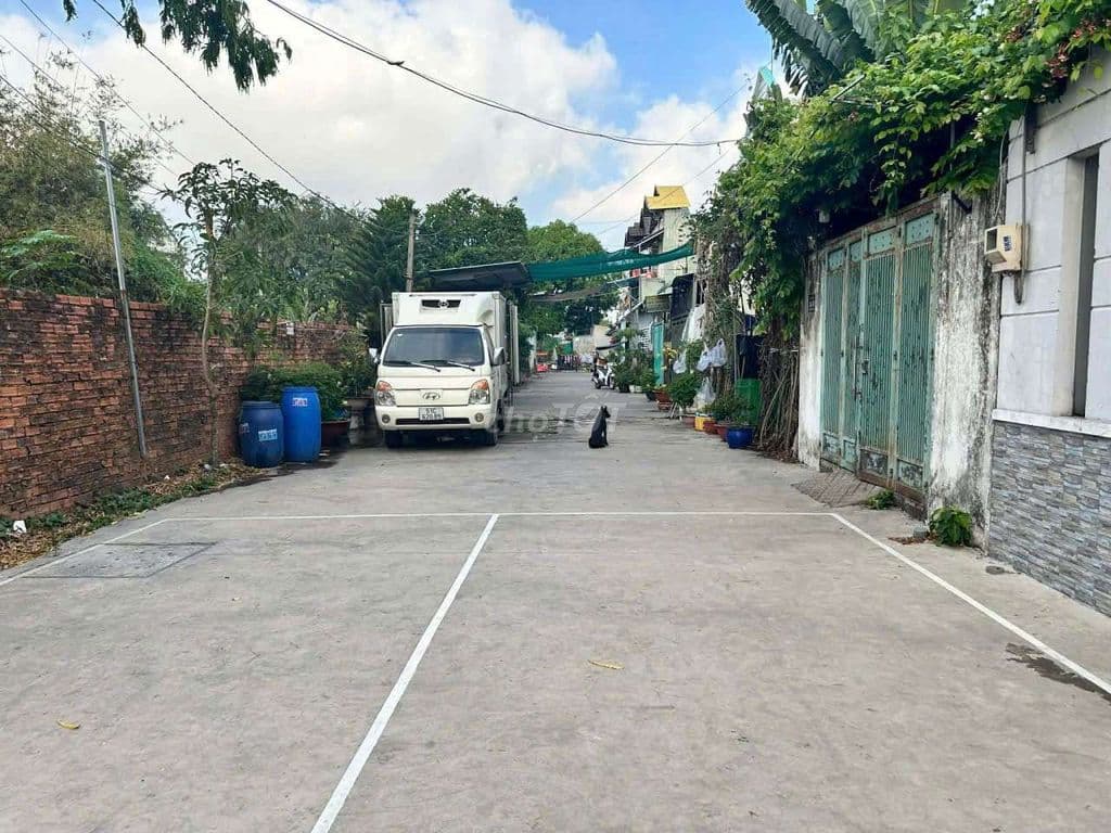 Nhà Đường Xe Hơi quay đầu Đặng Thúc Vịnh diện tích To