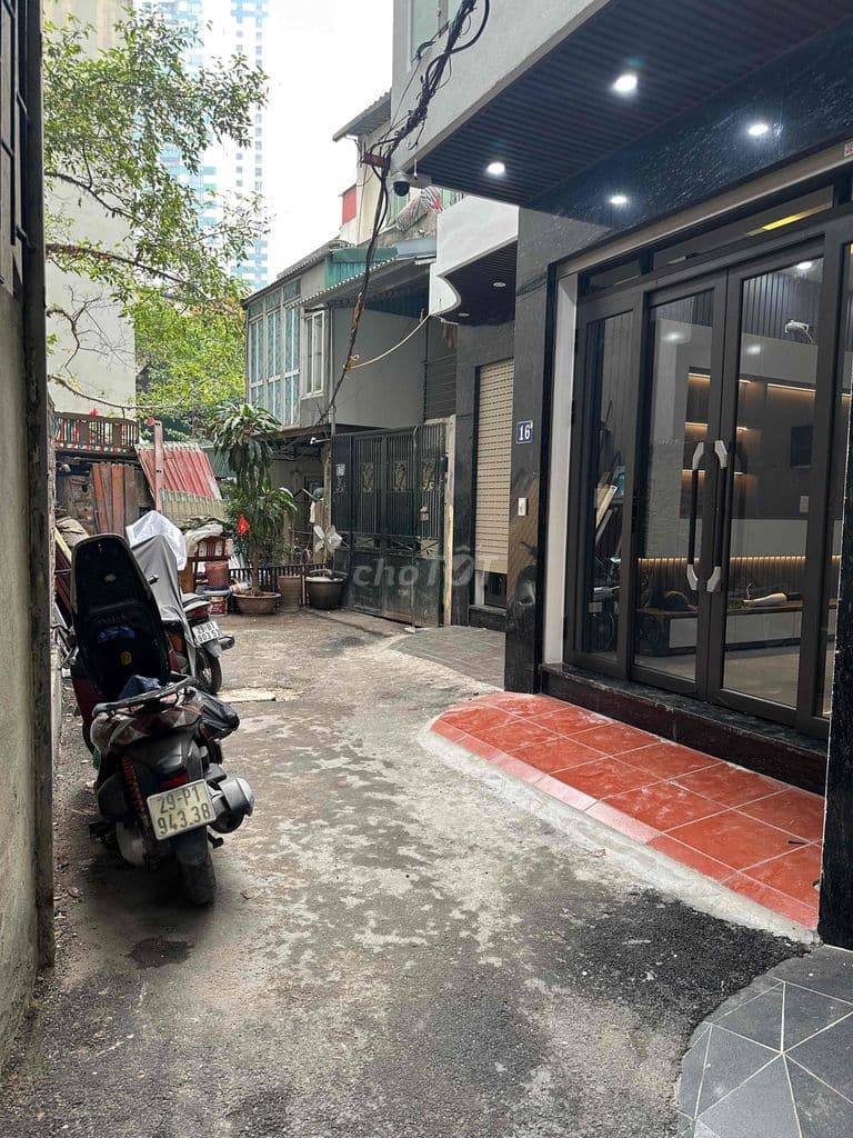 tôi chính chủ bán nhà 5 tầng mới phố cổ quận Long biên - Ảnh 2