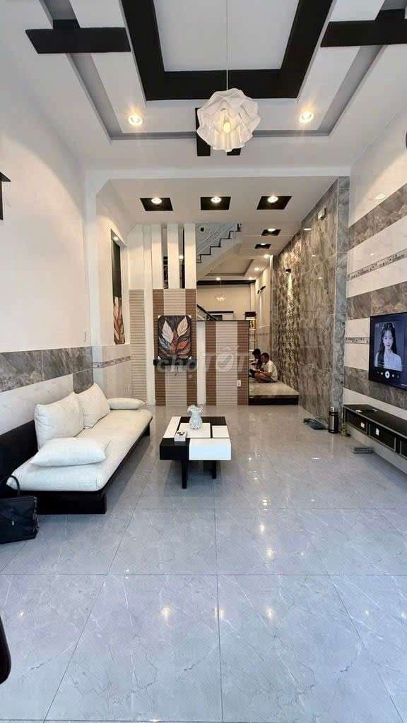 Không phải lúc nào cũng có: nhà đẹp + full nội thất + ô tô vào tận nhà