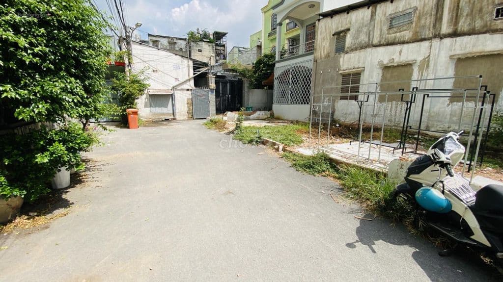 Lô đất 2 mặt tiền - Đường xe hơi - 7x10m - Cách Dân Chủ 70m - Ảnh 3