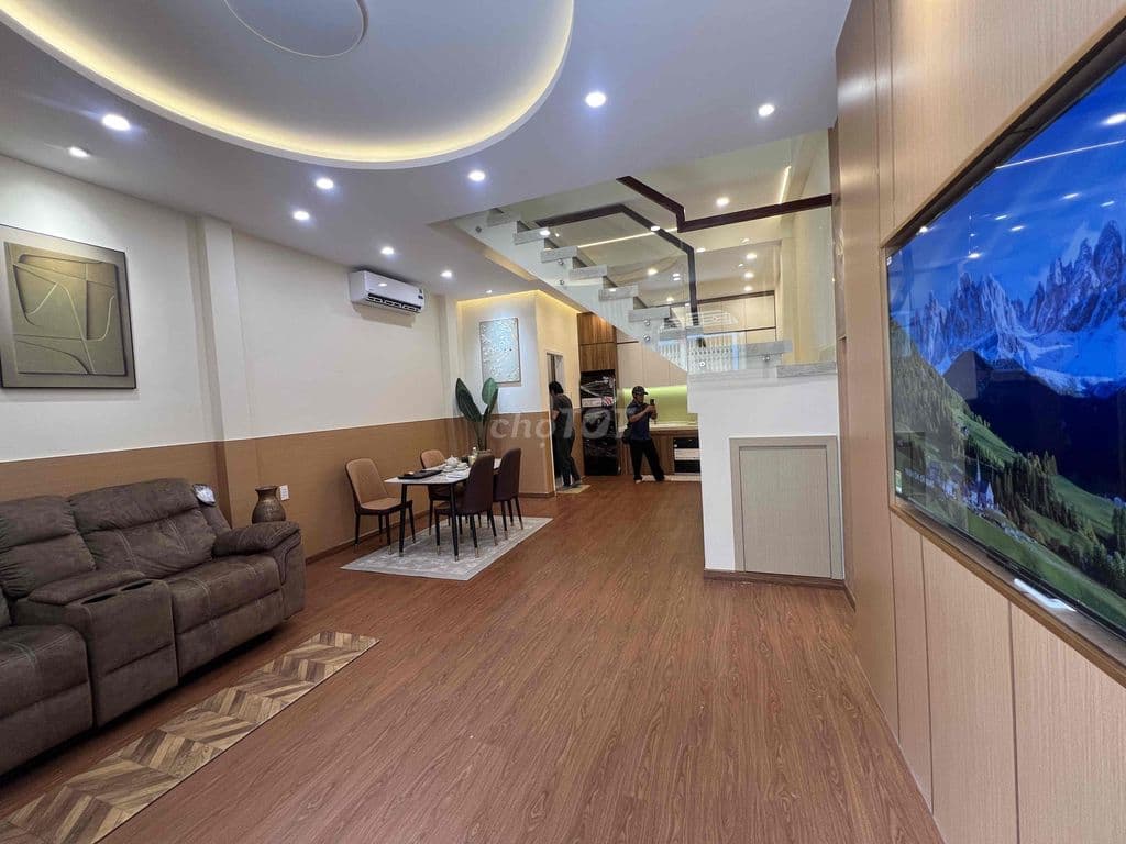 SIÊU PHẨM 2 TẦNG NGAY KHU TÊN LỬA- HẺM XE HƠI-DT 4,2x9 -SHR- 5 Tỉ 5 - Ảnh 3