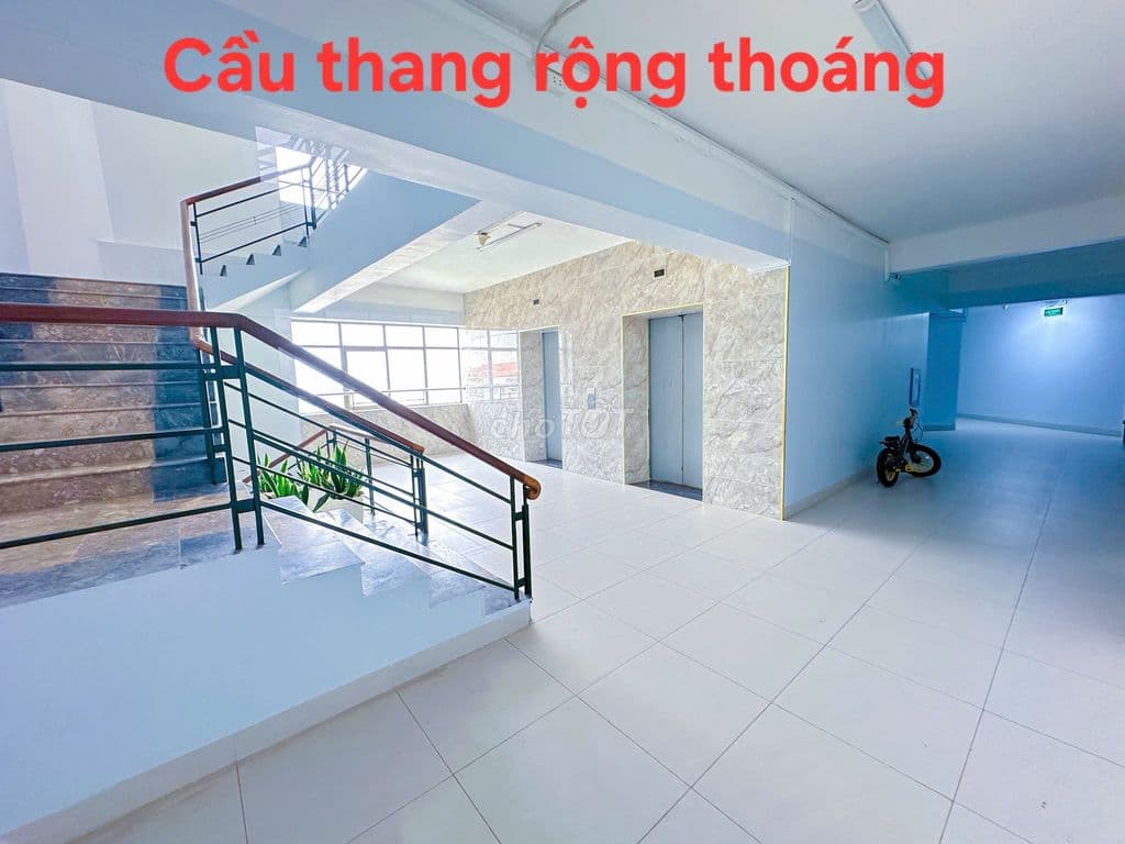 Chính chủ bán chung cư Việt Hưng 100m2 ,3Pn Wc- lô góc chỉ hơn 60tr/m2 - Ảnh 2