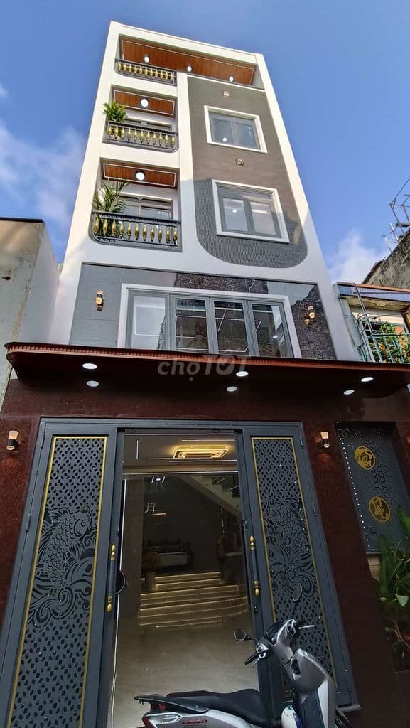 NHÀ GẦN AEON. KT: 5.2x10.5M ĐÚC LỬNG 3 LẦU, THANG MÁY, FULL NỘI THẤT