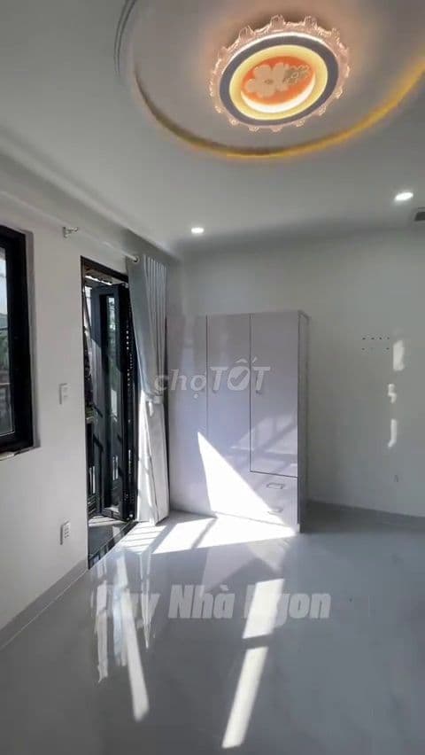 Bán nhà Quận 4 mới đẹp, 2 tầng, 2PN, sổ riêng, giáp Q1, hẻm 2.5m - Ảnh 2