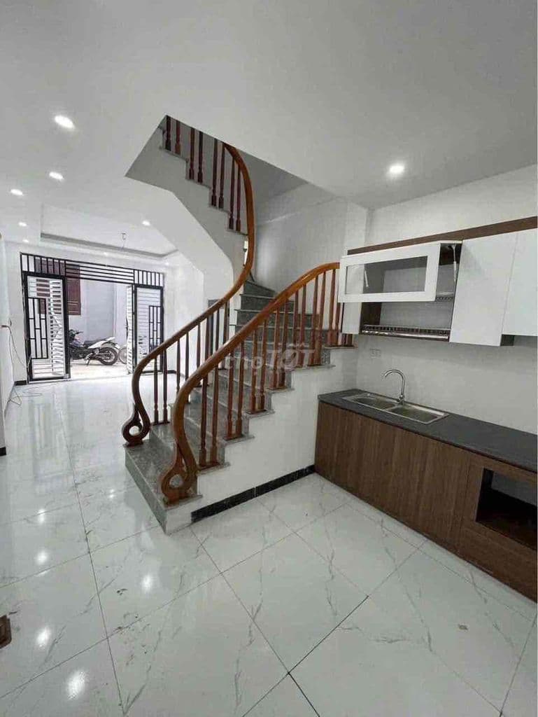 3,3 tyr Nhà mới 40m2 cạnh trường ĐH thể dục thể thao - Ảnh 2