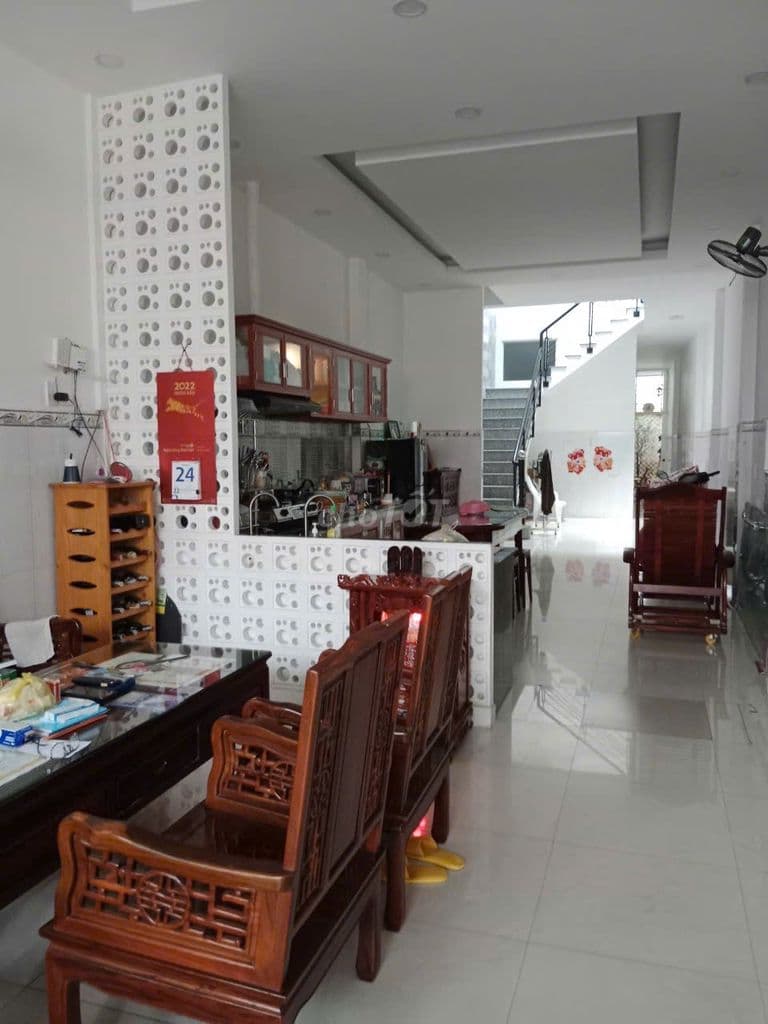 Bán nhà sau mặt tiền - Ảnh 3