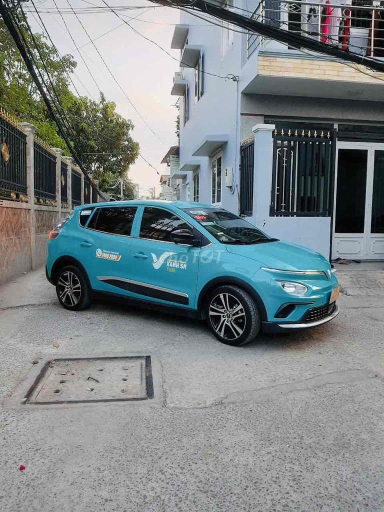 HIẾM CÓ 1 0 2 ! Xe hơi ngang nhà 3 tầng ở ngay giáp PMH. Chỉ 5 tỷ+