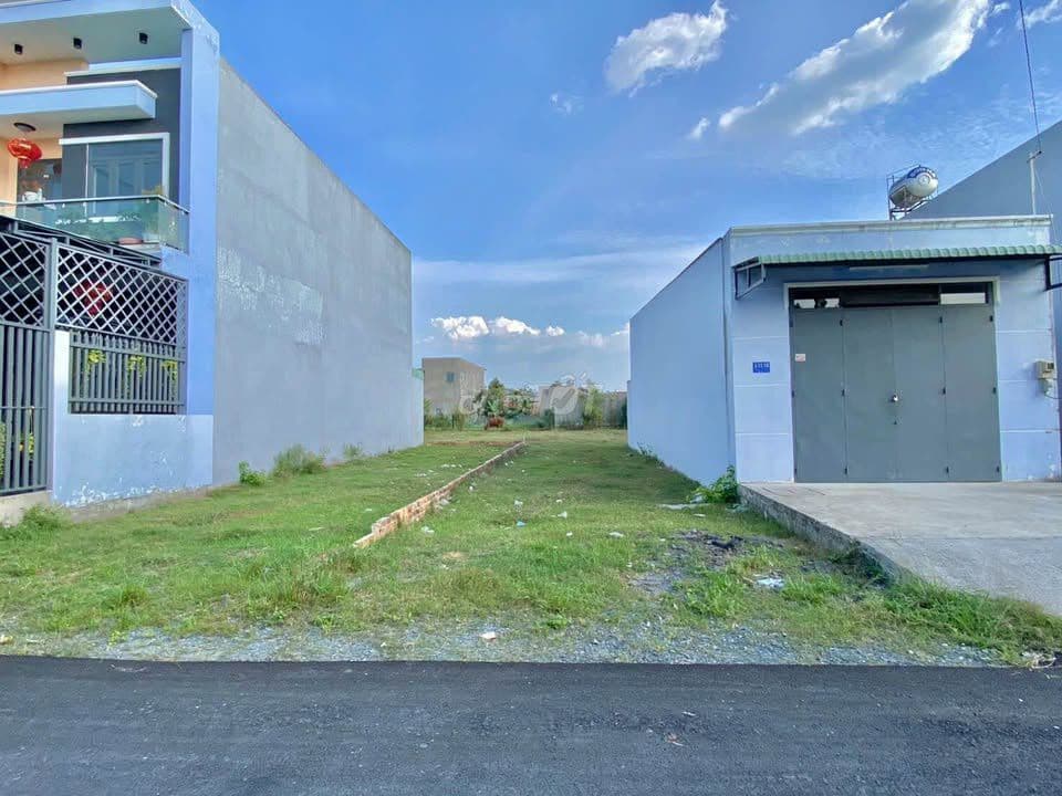 Lô đất Mặt Tiền Đường Nhựa full thổ 1tỷ 100m2 sổ hồng riêng giá thật