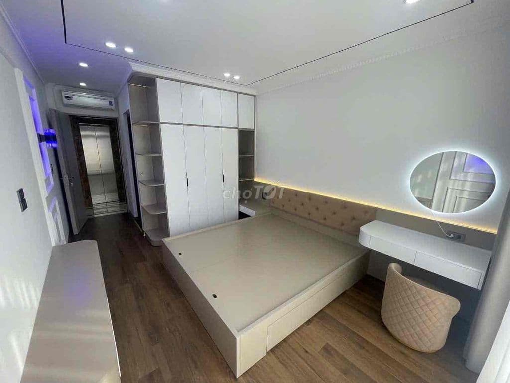 Nhà Nguyễn Khánh Toàn, Ngõ Ô tô, Thang Máy, 2 Thoáng, Mới, Full Đồ - Ảnh 3