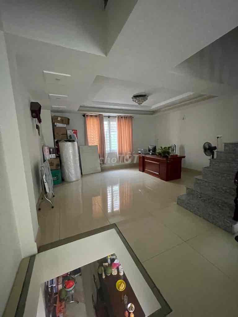 Bán gấp nhà Quốc lộ 13, Thang máy, 10.5 tỷ, Ô tô thông, Giá tốt
