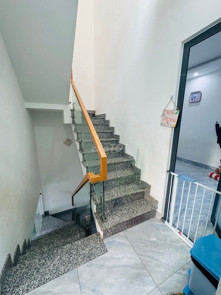 NHÀ 3 TẦNG NGANG 5.5M GẦN CHỢ BÀ HOM, KHU PHÂN LÔ ĐẸP GIÁ HƠN 5 TỶ