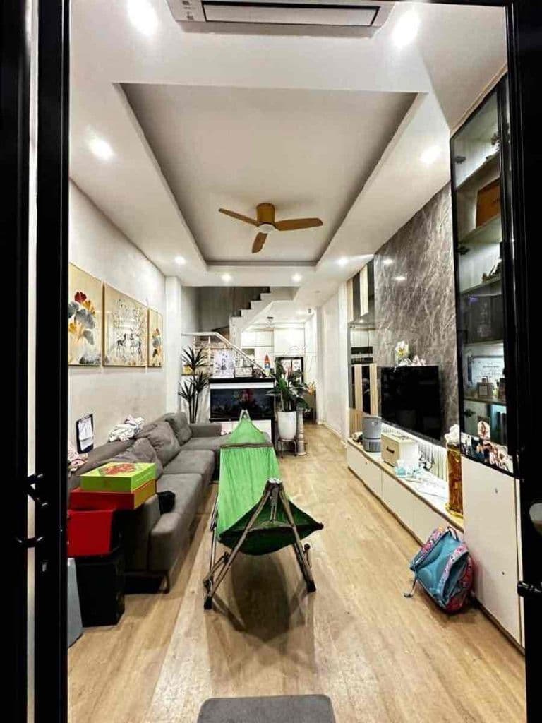 Bán Gấp Nhà Tây Hồ 45m2 - 4 Tầng - Ở Ngay - Ngõ Thông - Kinh Doanh