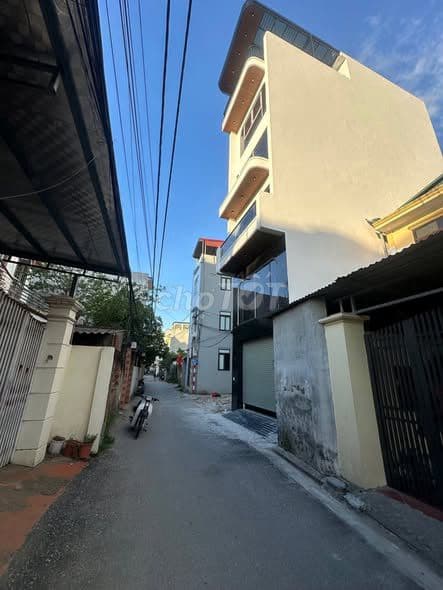 Nhà Lĩnh Nam - Thang Máy 40m2, Ngõ Ô tô, hơn 7 tỷ