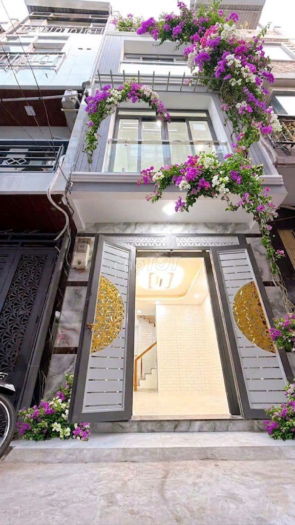 Mua bán nhà quận 4, 4 tầng hoàn công, 3 phòng ngủ, 4 toilet, 20 thước