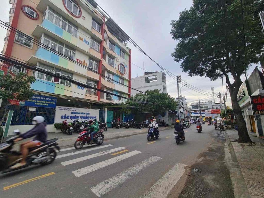 CHỦ GẤP BÁN GIẢM CHÀO 200TR MẶT TIỀN KINH DOANH TRỤC ĐƯỜNG 8 LINH XUÂN