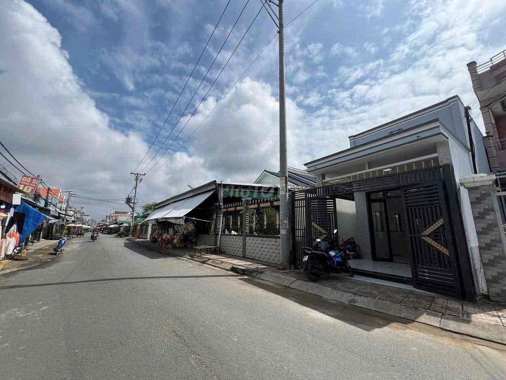 Bán Gấp căn nhà cấp 4 ngay chợ Bình Chánh SHR Giá 820TR - Ảnh 2