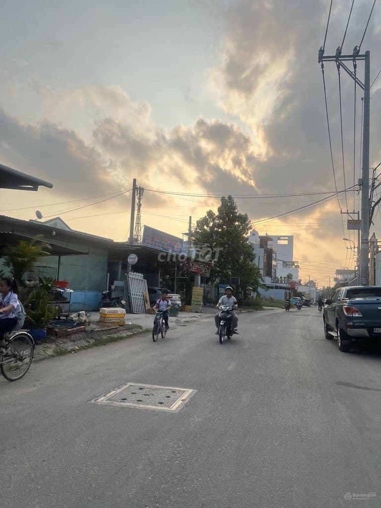 Đất full thổ cư mặt tiền, DT 825m2, giá 31tỷ, đang cho thuê 60tr/th - Ảnh 2