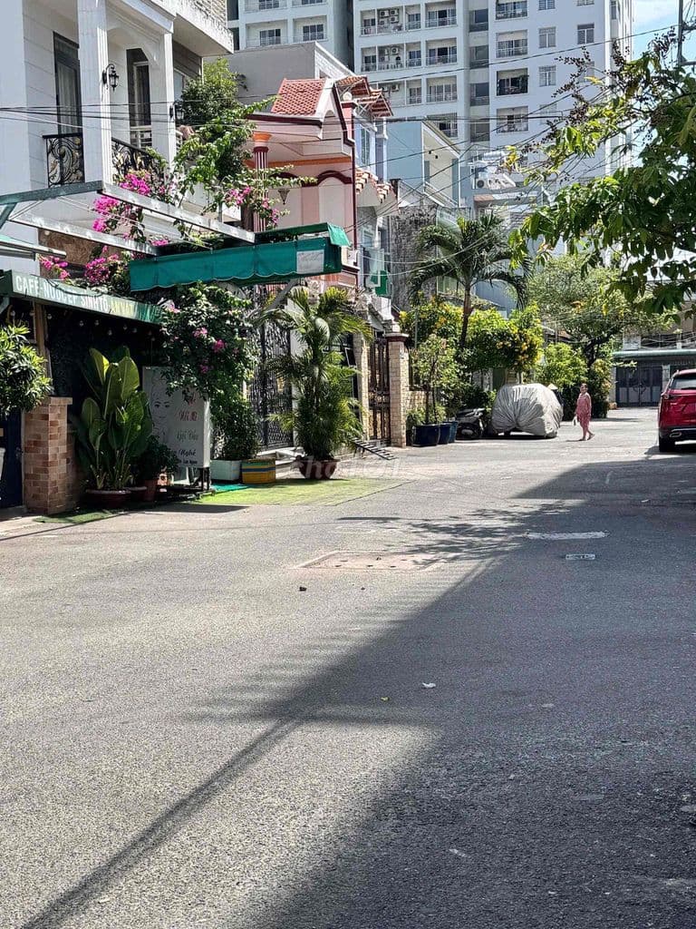 BÁN NHANH TRONG THÁNG – NHÀ ĐẸP MẶT TIỀN 8M TRẦN XUÂN SOẠN, Q.7 – 7.2x