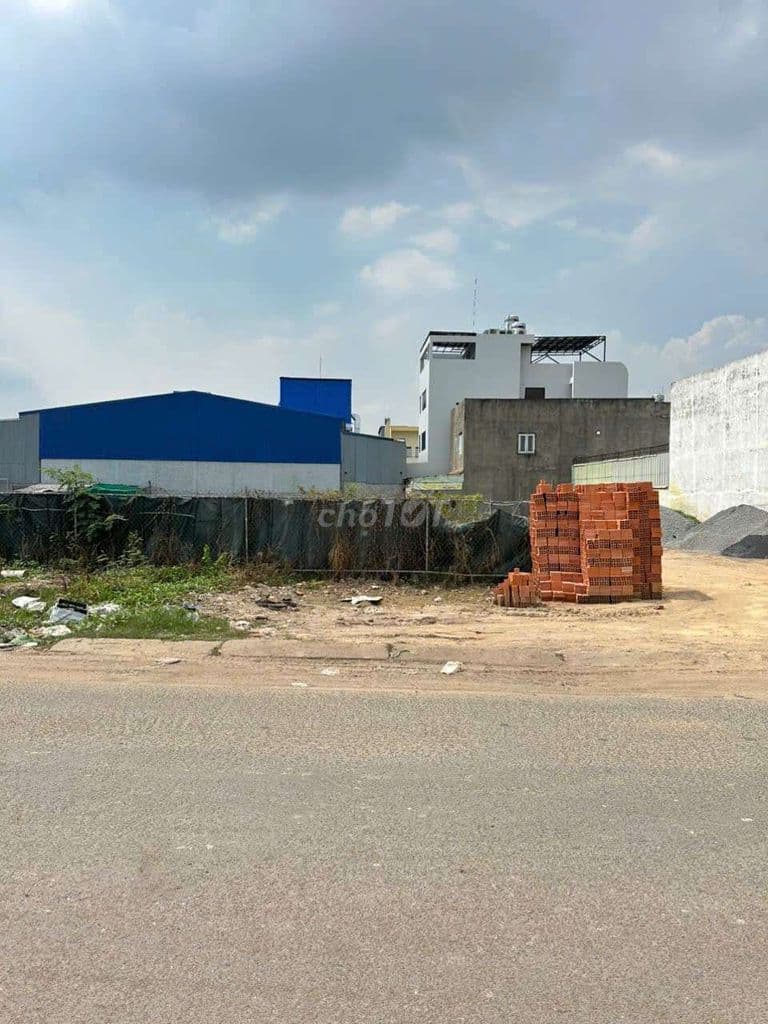 Bán Đất MT Võ Thị Hồi DT 5x22m Giá 4.85 Tỷ Chốt Xã XT Đông Hóc Môn