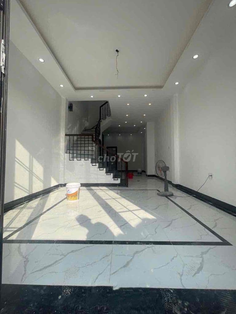 Cần Bán Gấp Nhà 3 Tầng Đường Thông DT 35m2 giá 2 tỷ99