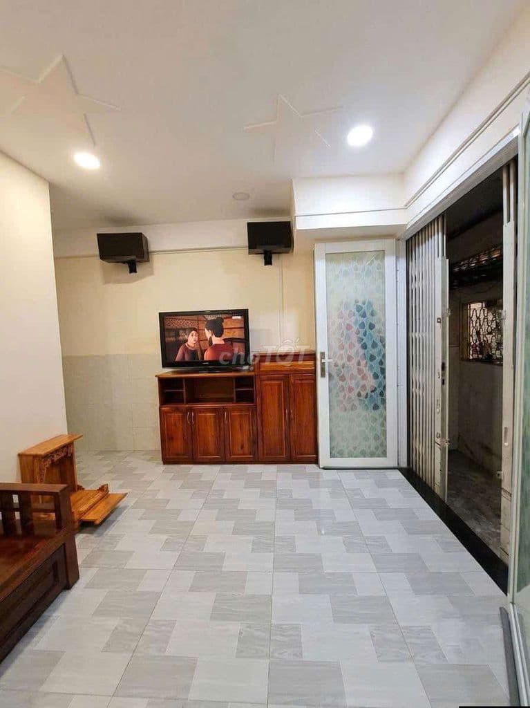 CHỈ 2.7 TỶ CC TẦNG TRỆT, ĐƯỜNG NGÔ QUYỀN, Q5. DT 50m2, NHÀ MỚI, SHR. - Ảnh 2
