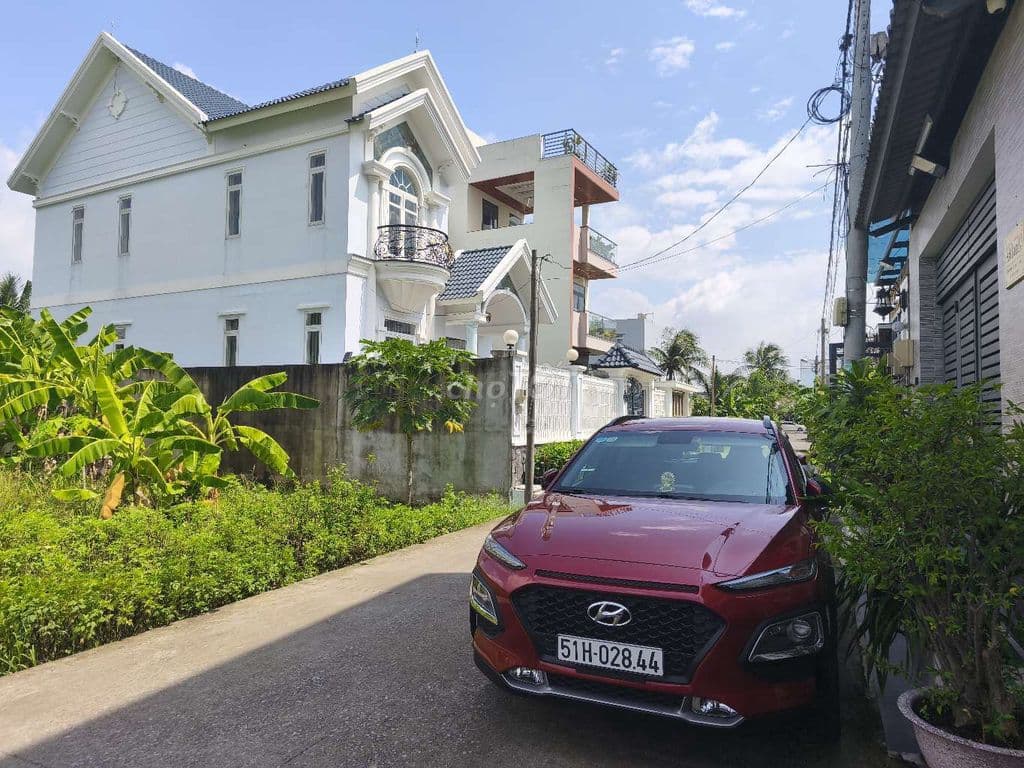 Bán đất ngay trường Đại Học Phạm Ngọc Thạch. 5x23=115m .