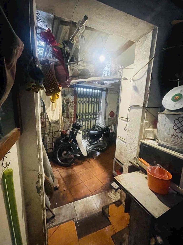 Bán gấp căn nhà cấp 4 phố Lê Thanh Nghị Bách Khoa 50m mt 4.7m giá9.3ty - Ảnh 2