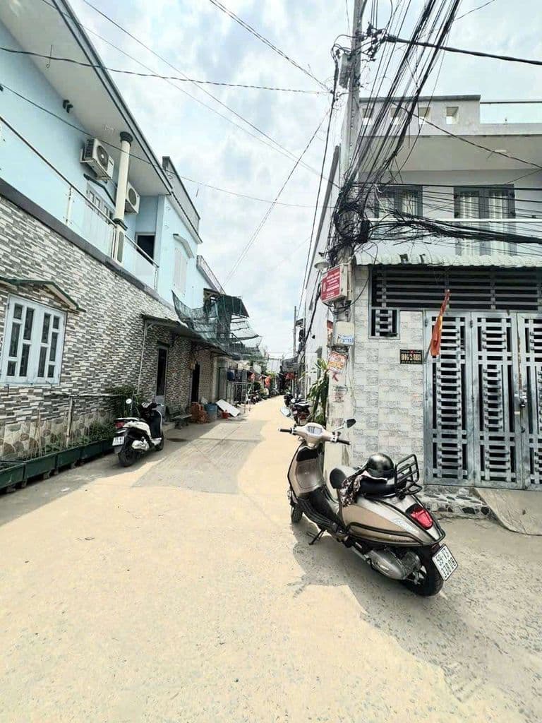 Bán nhà góc 2 MT đường 8m thông DT:4,6*13m lầu suốt 3pn 2w - Ảnh 2