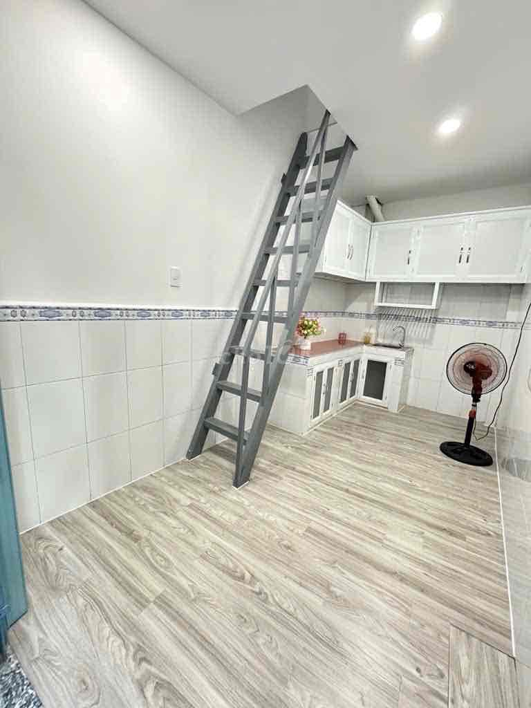 NHỈNH 1 TỶ NHÀ 3 TẦNG + LỮNG SỔ HỒNG RIÊNG -KHU DÂN CƯ BÌNH PHÚ - SÁT - Ảnh 2