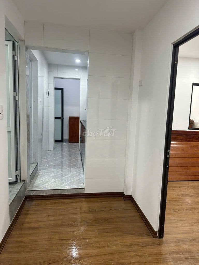 Bán căn hộ tập thể nghĩa tân khu a10+a11 tầng 4, Giá 3,4 tỷ