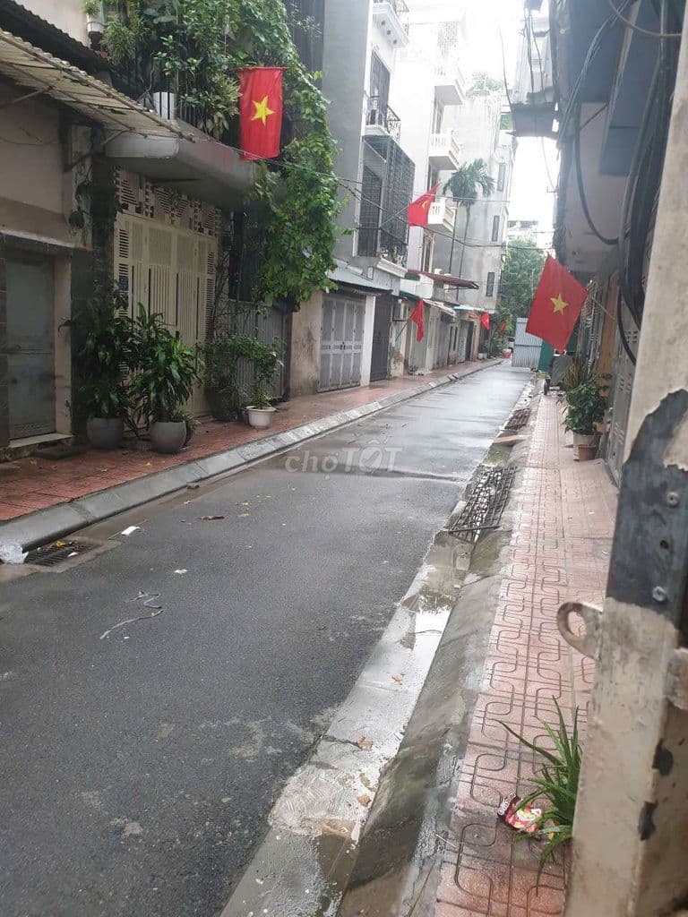 Bán nhà liền kề Hoàng Đạo thành Q.Thanh Xuân Dt 46m