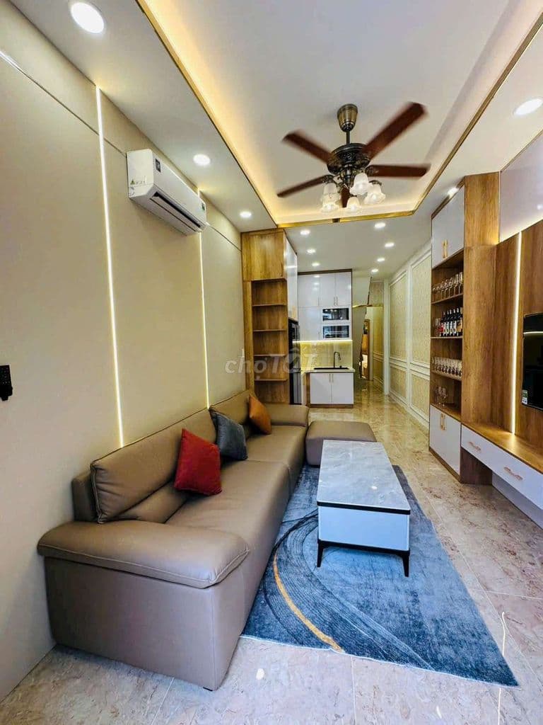 Nhà đẹp 2 tầng, 3PN hẻm xe hơi 737/16 Lạc Long Quân