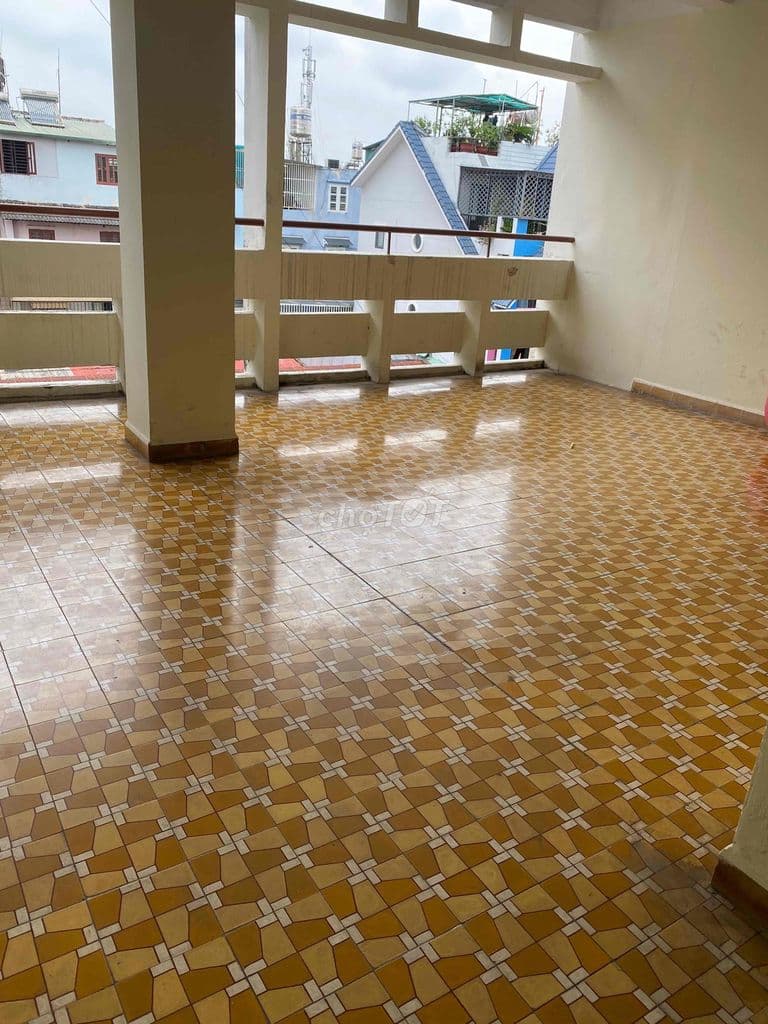 Bán nhà chung cư lầu 2 thang bộ.DT trên sổ 43,2m2 - Ảnh 3