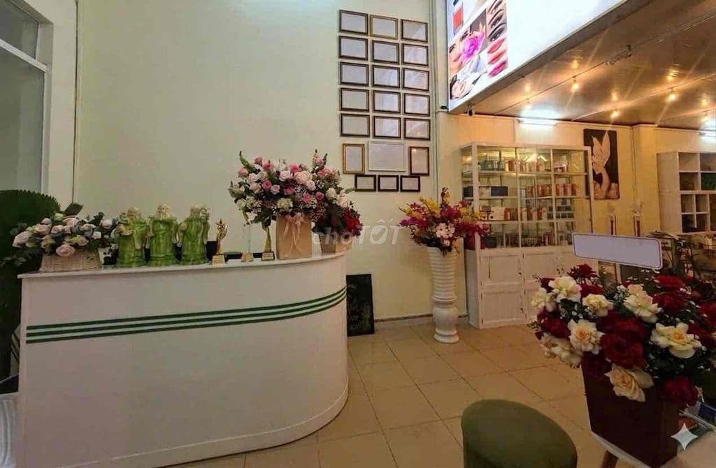 Chính Chủ cần sang Spa đang hoạt động.,Có sẵn tệp khách - 139trieu
