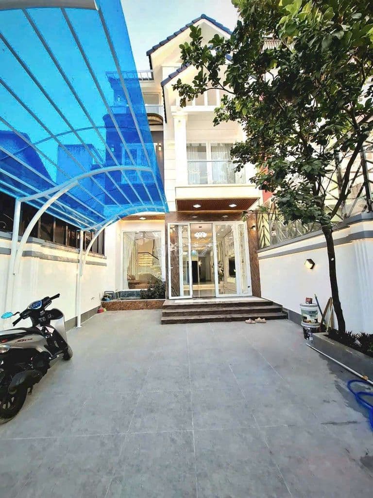 BIỆT THỰ SÂN VƯỜN CẦN BÁN GẤP