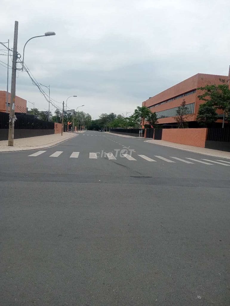 lô gốc 2 mặt tiền đường số 22 KDC ấp 5 phong phú DT 9m x 19.5m - Ảnh 2