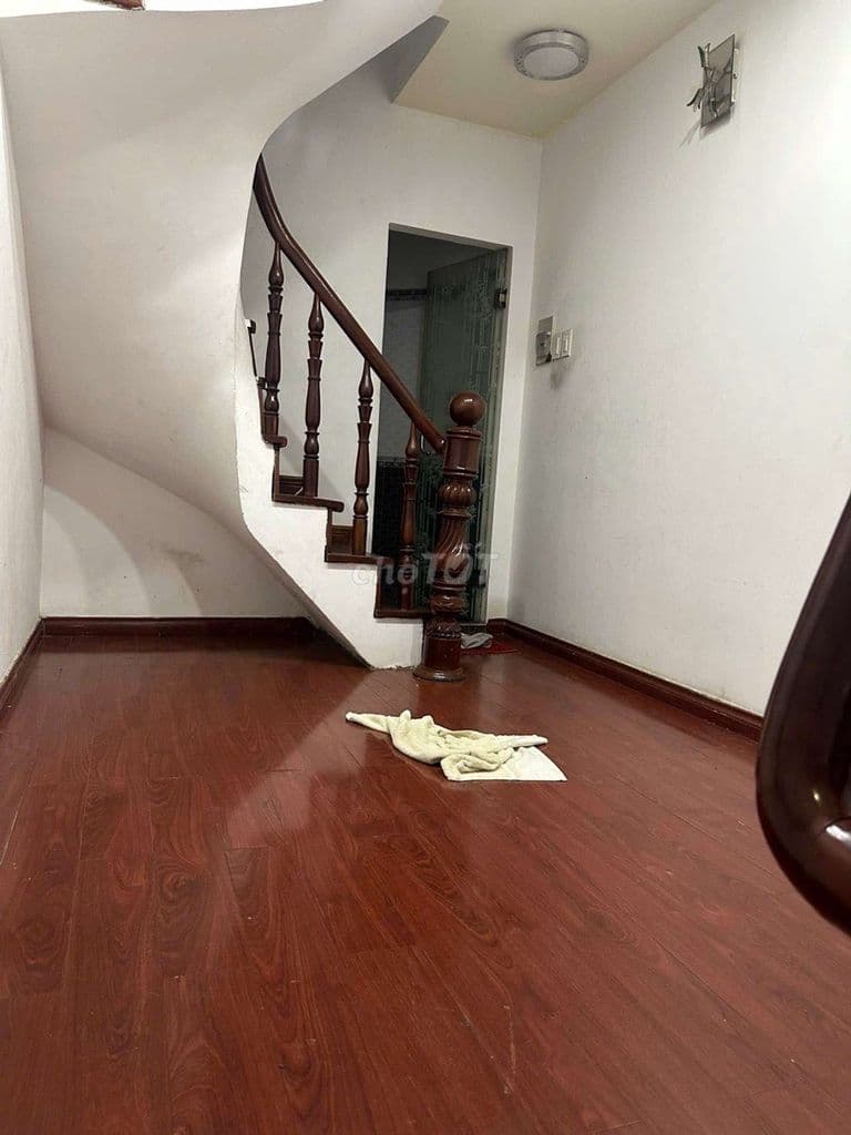 dtsd 100m2 _ nhà 4 tầng 2pn _ sân thượng _ cmt8 _ hơn 4 tỷ